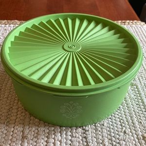70s Green Tupperware (8 in. round)
